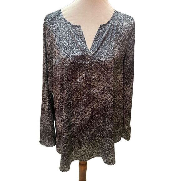 Rock & Republic Gray & Black Long Sleeve Geometric Design High/Low V-Neck Tunic/ - Picture 6 of 16